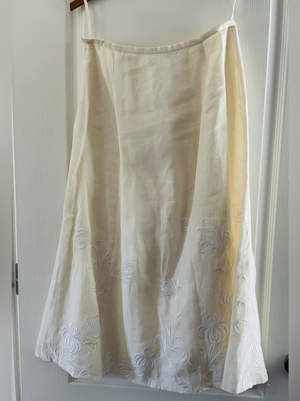 Talbots Cream A-Line Skirt with White Floral Embroidery - Picture 3 of 4